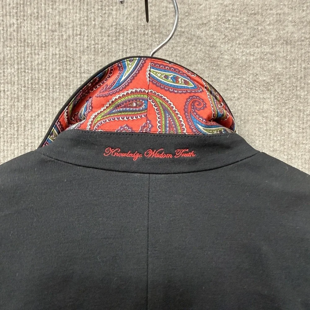 Robert Graham structure comfort